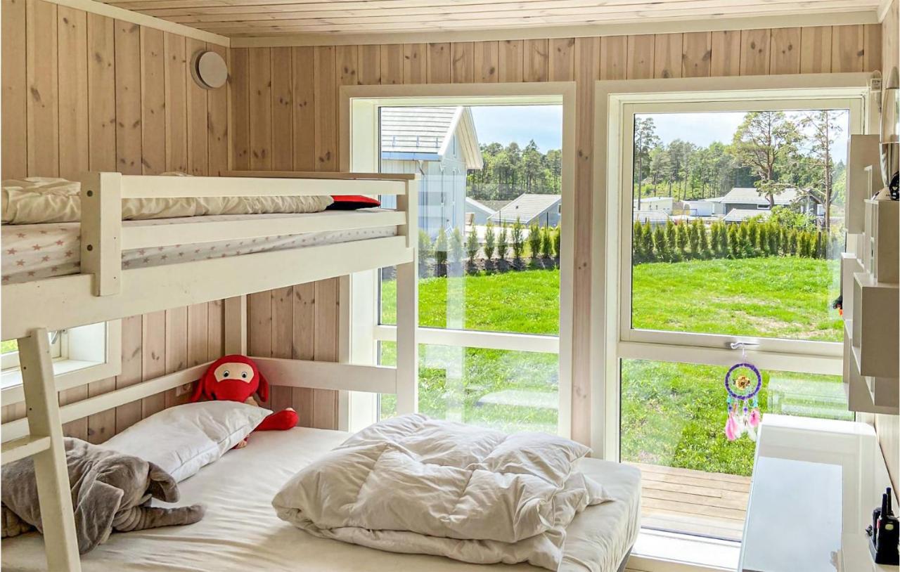 4 Bedroom Amazing Home In Færvik Dış mekan fotoğraf
