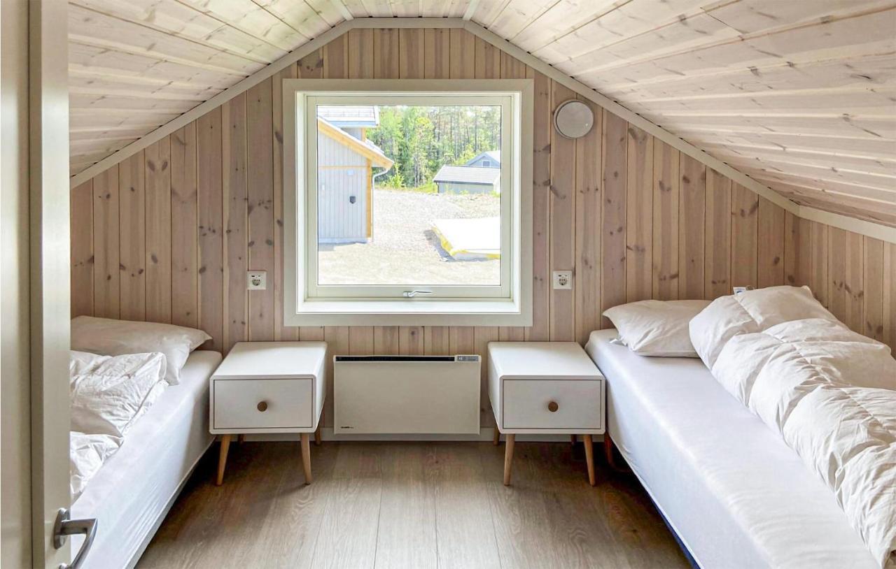 4 Bedroom Amazing Home In Færvik Dış mekan fotoğraf